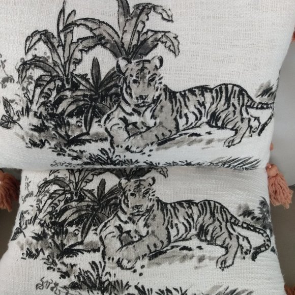 Other - COTTON & VELVET PRINT PILLOW WITH TIGEr IMAGES & TASSELS